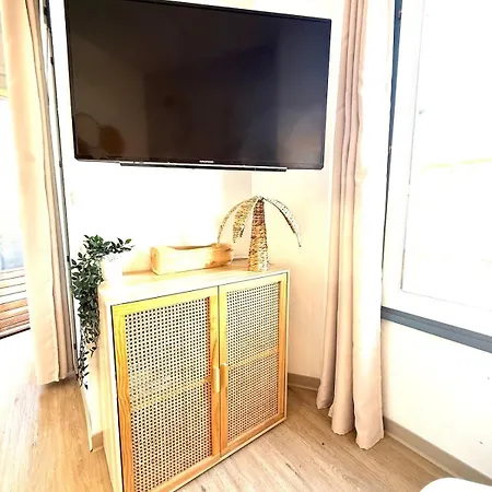 Bord De Equipe 4 Personnes ,1 Lit Double Et 1 Lit Superpose, Acces Direct Plage, Climatisation, Parking Prive Gratuit Apartman