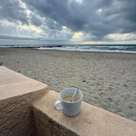 Apartmán Bord De Equipe 4 Personnes ,1 Lit Double Et 1 Lit Superpose, Acces Direct Plage, Climatisation, Parking Prive Gratuit *